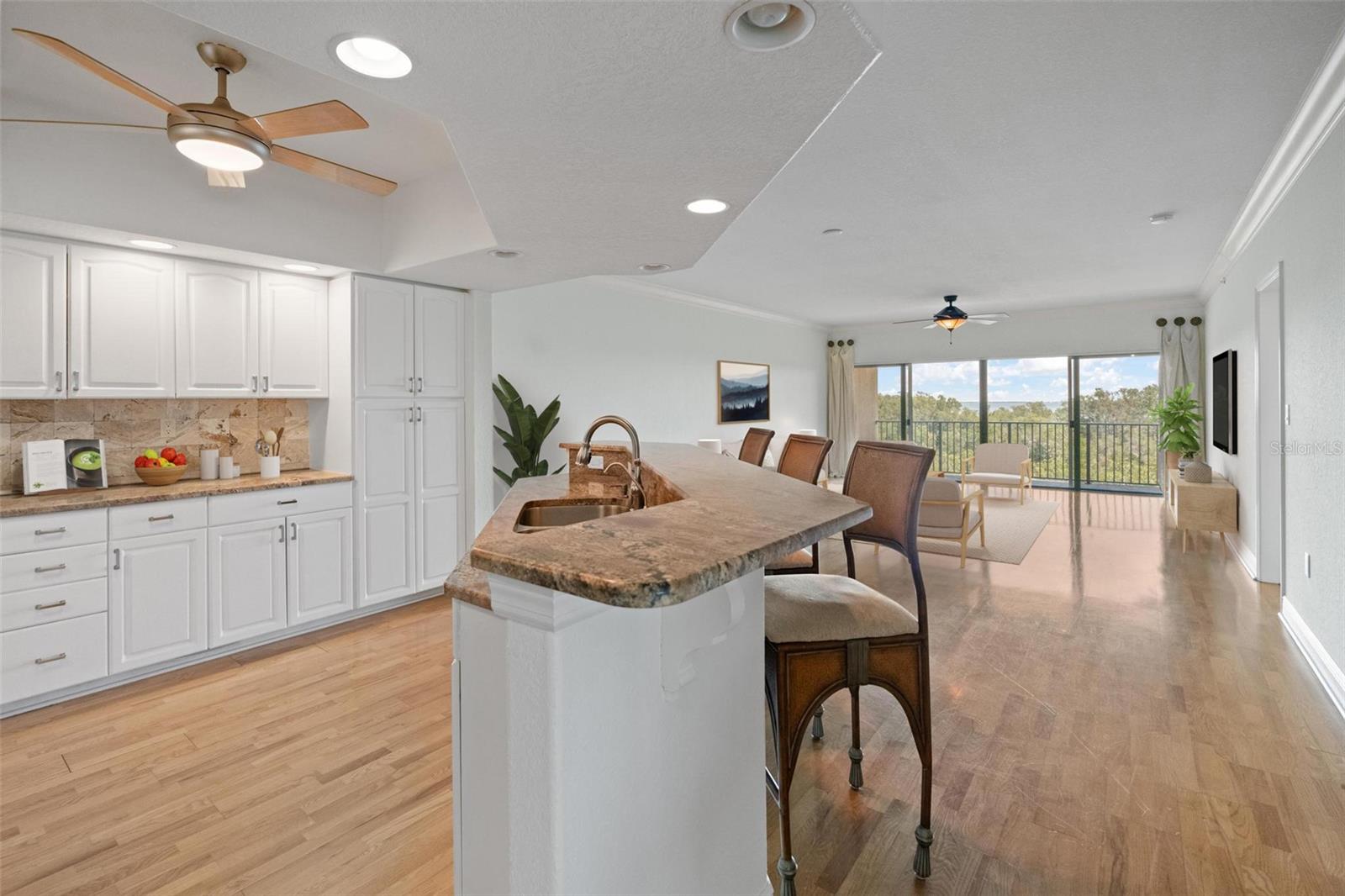 1695 PINELLAS BAYWAY S E6