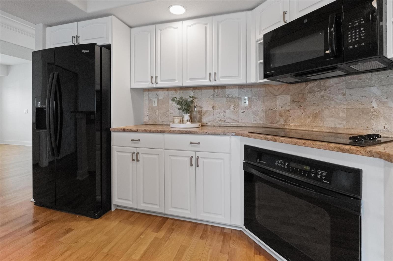 1695 PINELLAS BAYWAY S E6