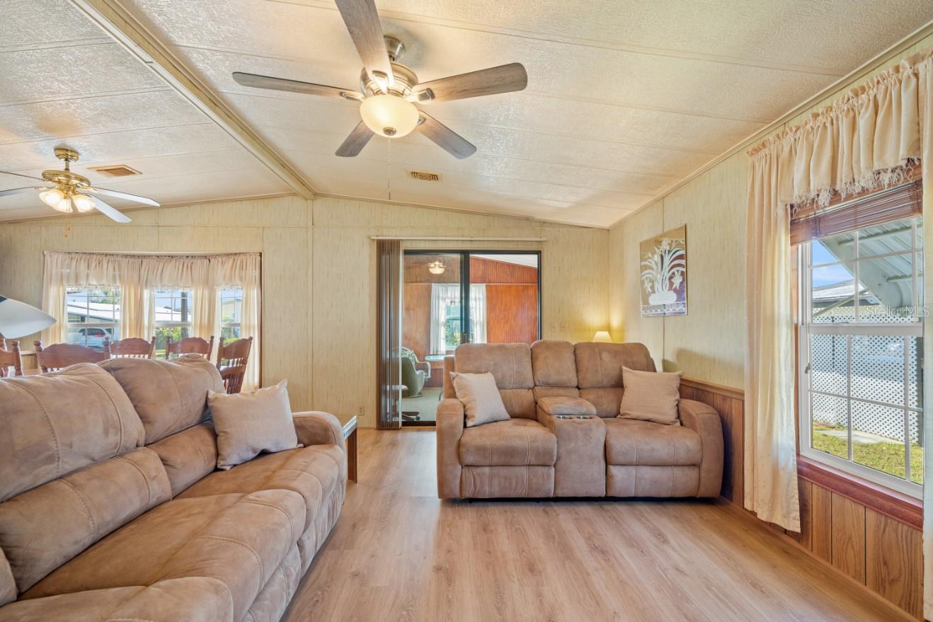 COLONY HILLS COMMUNITY - Residential