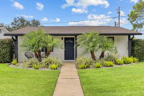 Photo of 3488 40th Way N, St Petersburg, FL 33713 (MLS # TB8436294)