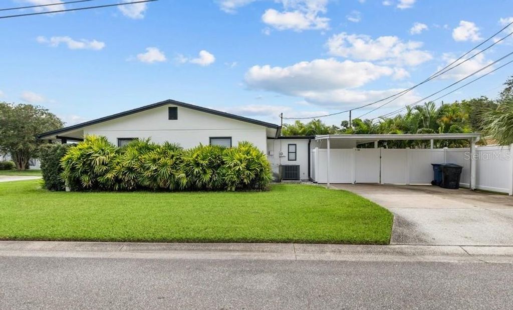 Photo of 3488 40th Way N, St Petersburg, FL 33713 (MLS # TB8436294)