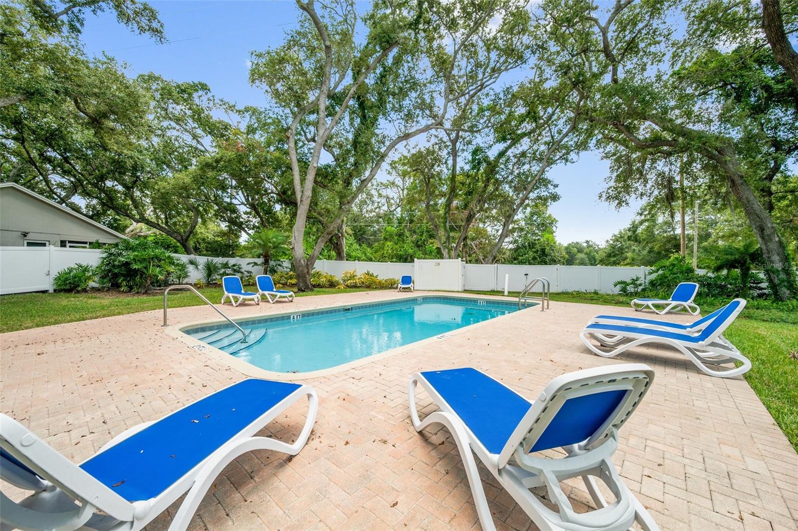 1486 LOMAN COURT