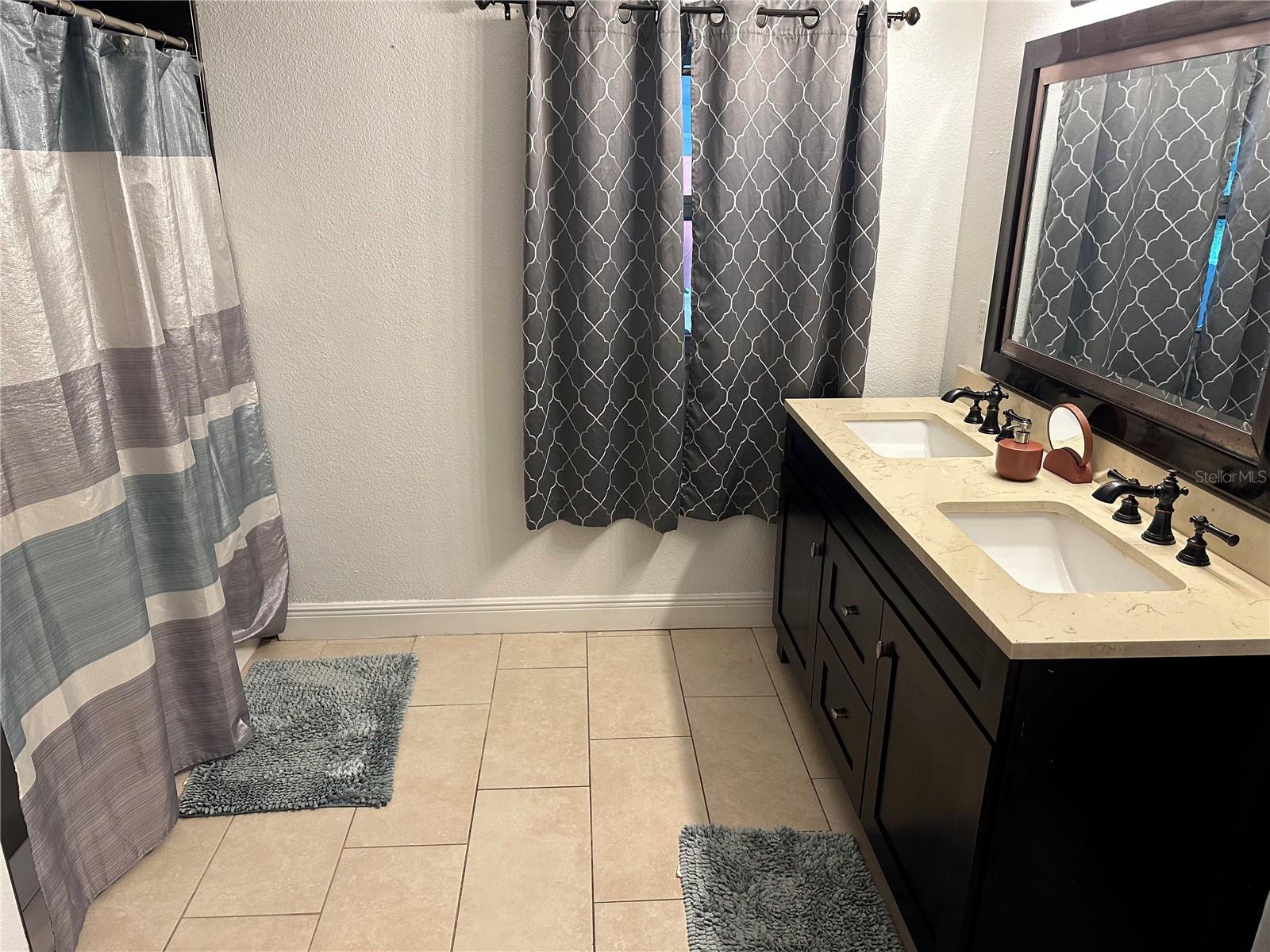 EAST ORLANDO ESTATES - Residential Income