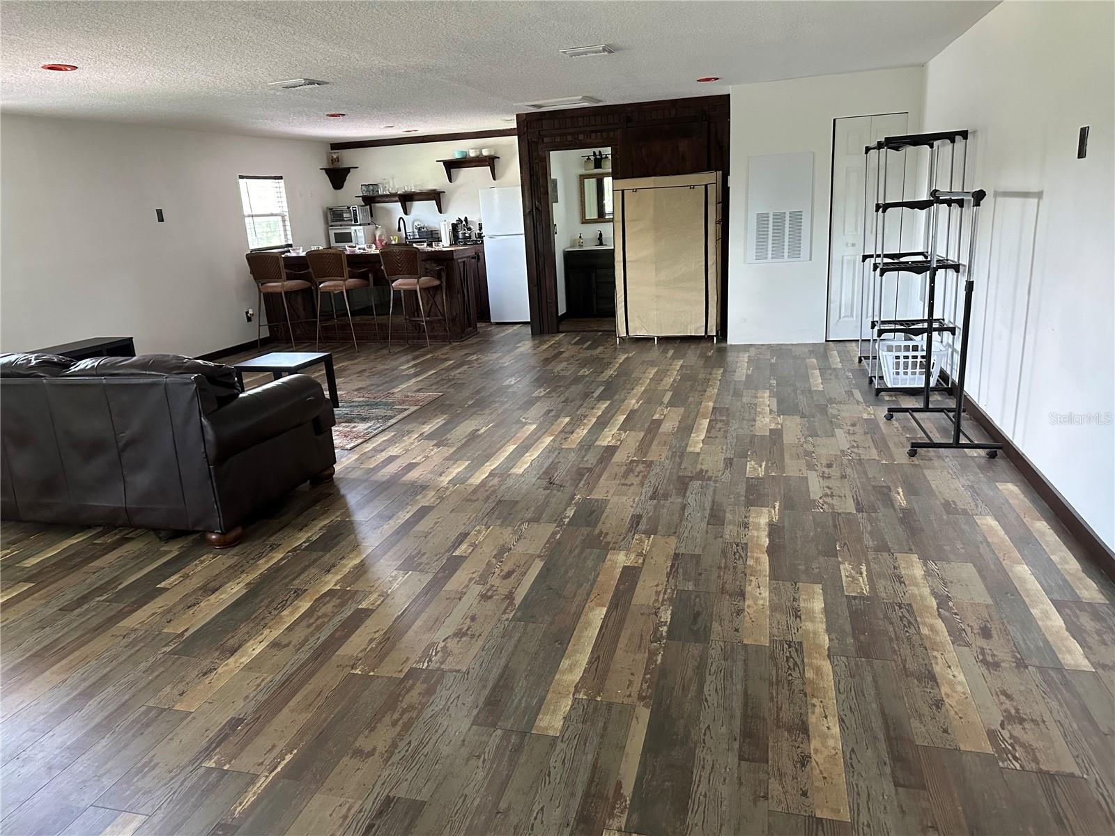 EAST ORLANDO ESTATES - Residential Income