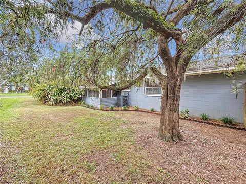 A home in VALRICO