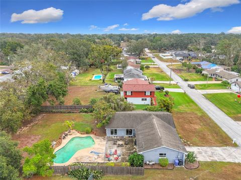 A home in VALRICO