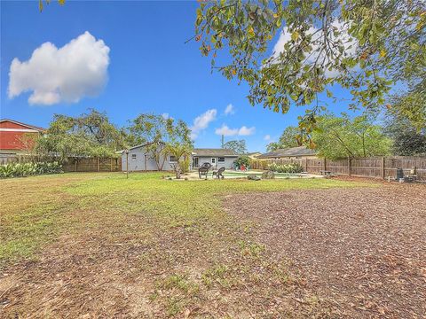 A home in VALRICO