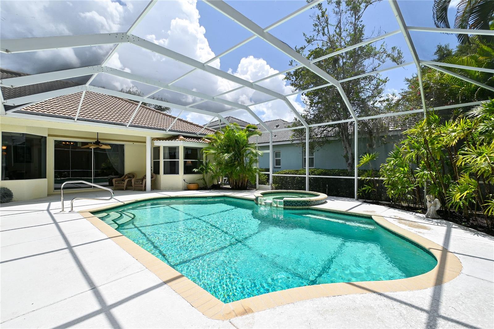 OAKLEAF - Residential