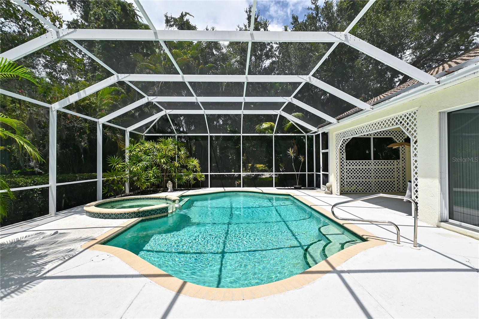 OAKLEAF - Residential