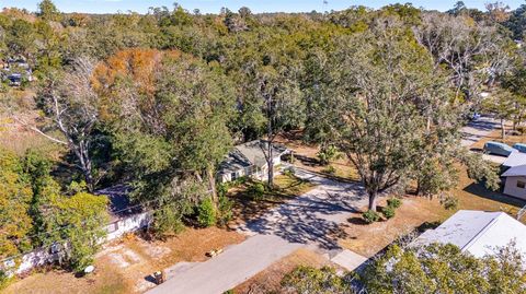 A home in BELLEVIEW