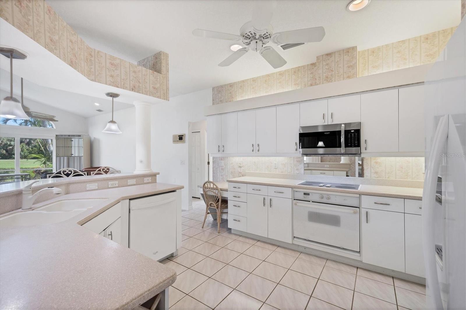 CALUSA LAKES - Residential