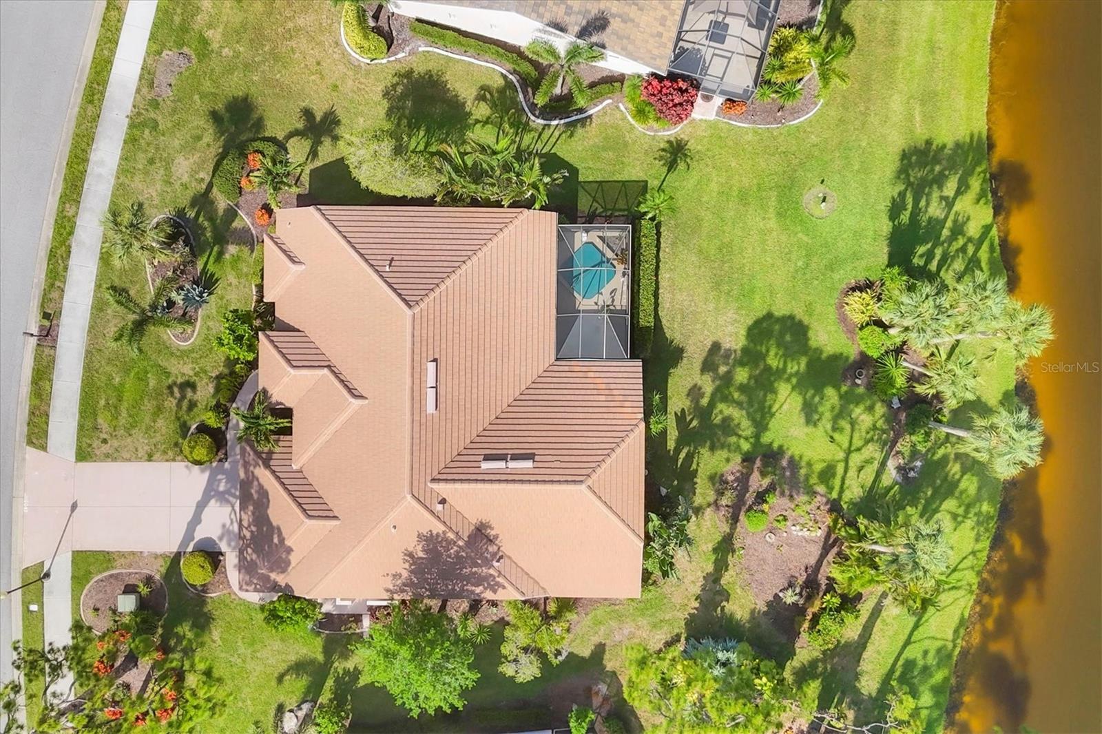 CALUSA LAKES - Residential