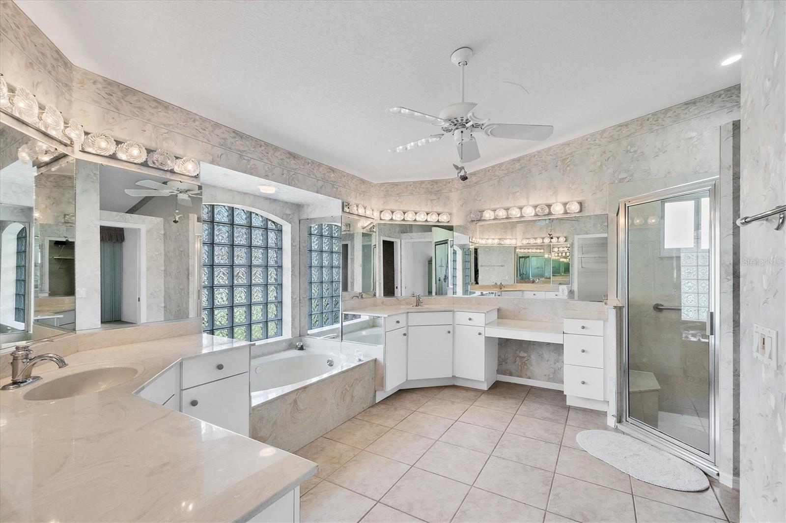 CALUSA LAKES - Residential
