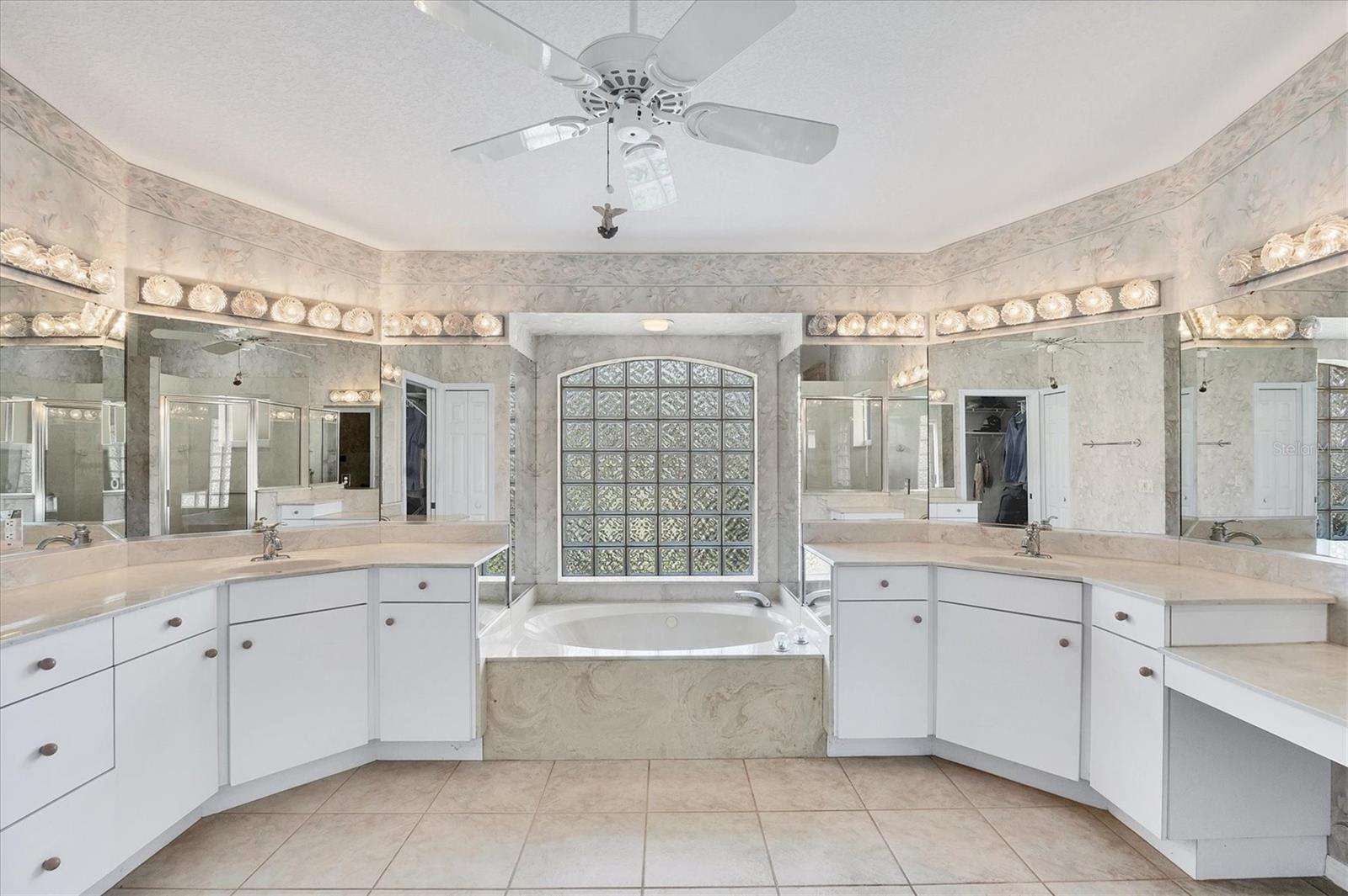 CALUSA LAKES - Residential