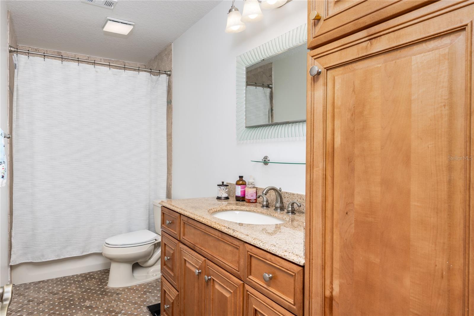 GROVE SHORE - Residential Lease