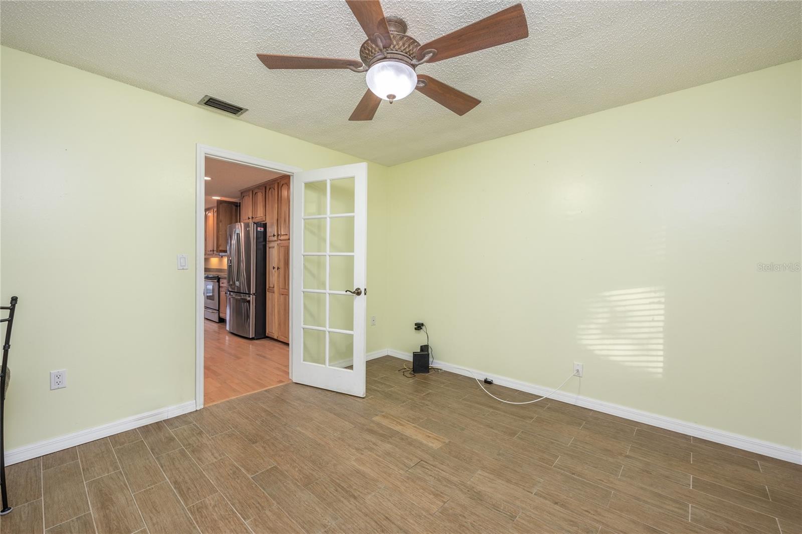 GROVE SHORE - Residential Lease