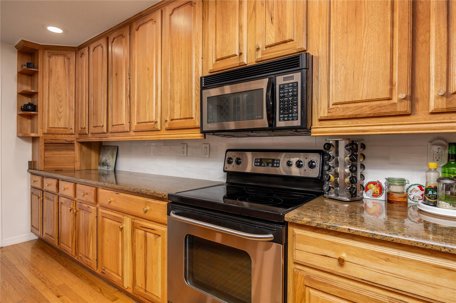 GROVE SHORE - Residential Lease