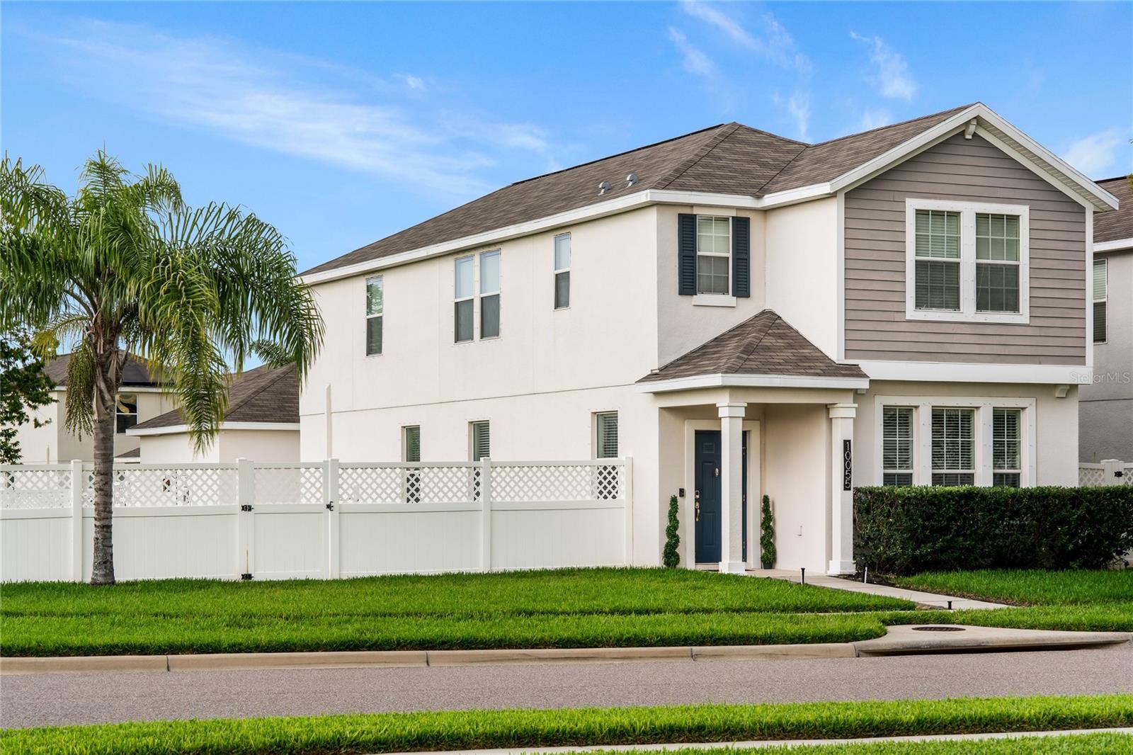 Tucked into one of Horizon West’s most desirable communities, Storey Grove, this spacious 4 bedroom, 3.5 bath corner-lot home offers comfort, flexibility, and convenience. The open-concept kitchen features quartz countertops, espresso cabinetry, stainless steel appliances, and oversized windows that flood the home with natural light.
With two primary suites one upstairs and one downstairs the layout is perfect for multigenerational living or hosting guests. Upstairs you’ll also find generous secondary bedrooms, a walk-in closet, and a spa-style bath retreat.
Outside, enjoy a large private fenced yard, ideal for play, entertaining, or even a future pool. Additional features include solar panels for lower utility costs, soaring ceilings, and abundant storage.
Located just minutes from Disney World, Hamlin, and Flamingo Crossings, with access to top-rated schools, this home also offers nightly views of the Disney fireworks right from your yard. Community amenities include resort-style pools, playgrounds, and walking trails.
This is a rare opportunity to lease a home that blends style, energy efficiency, and unbeatable location in one of Central Florida’s fastest-growing areas. Tenant responsible for lawn care and all utilities.