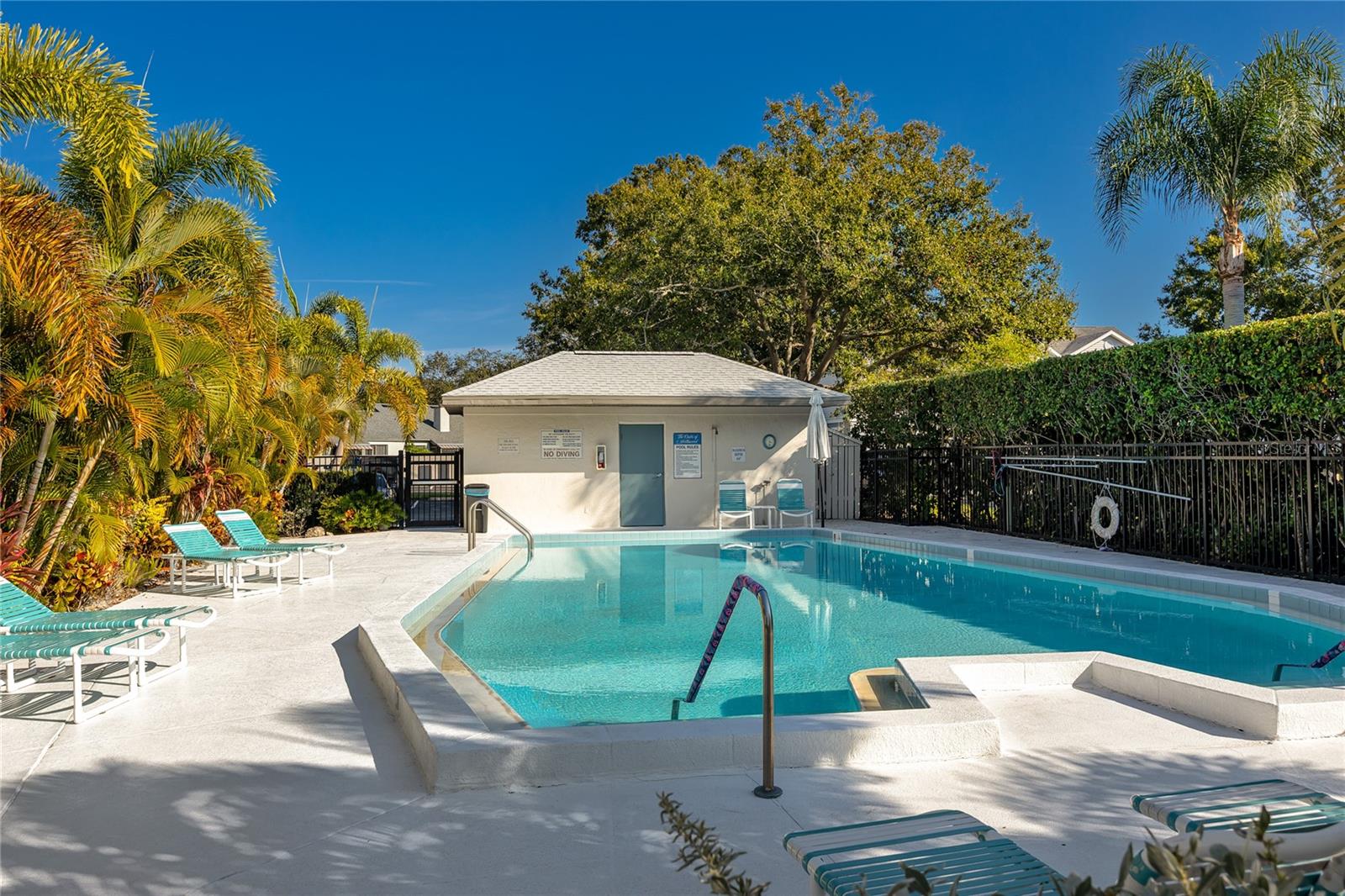 OAKS OF NORTHWOOD CONDO - Residential