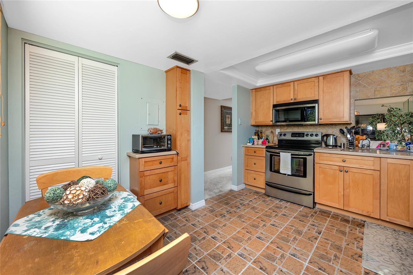 OAKS OF NORTHWOOD CONDO - Residential