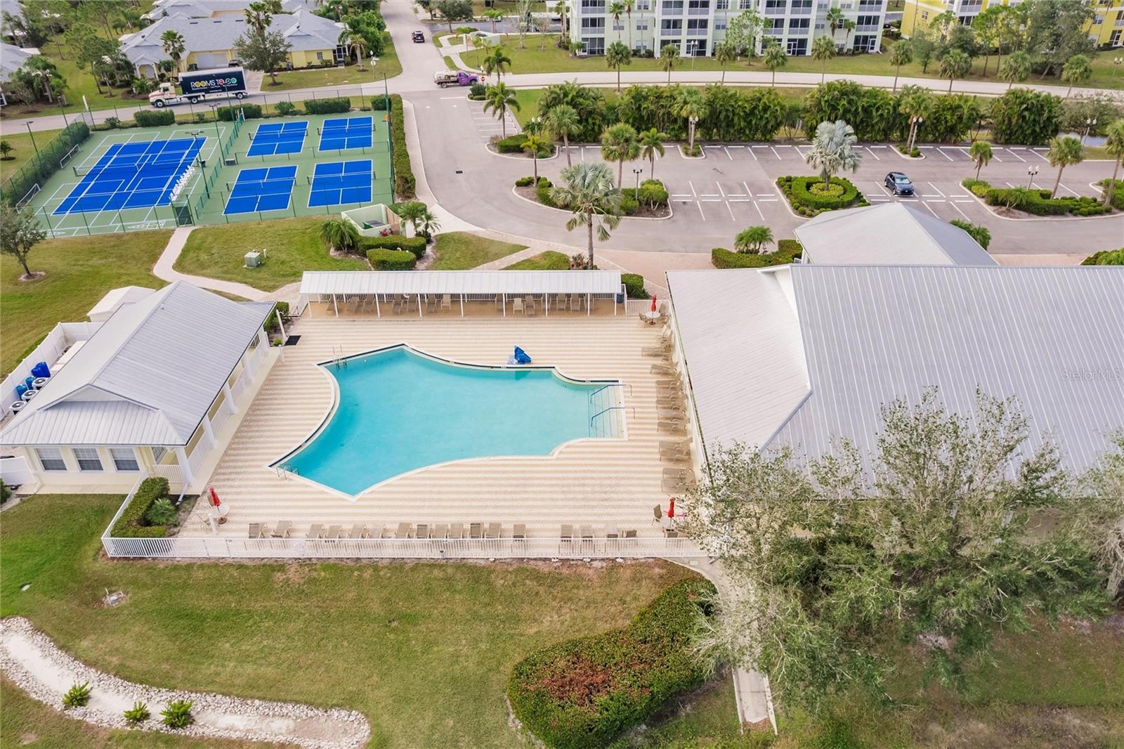 LAKE FRONT VLS/HERITAGE LAKE PARK - Residential Lease