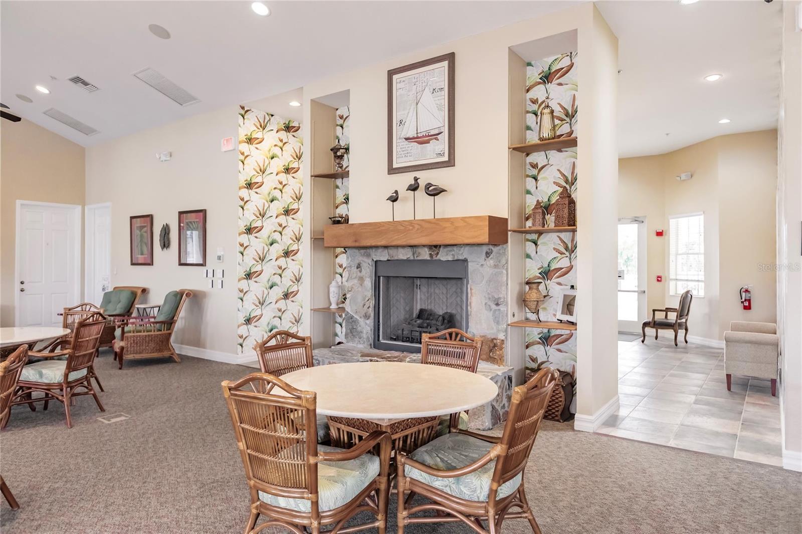 LAKE FRONT VLS/HERITAGE LAKE PARK - Residential Lease