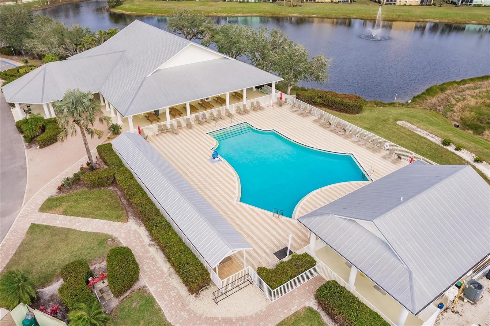 LAKE FRONT VLS/HERITAGE LAKE PARK - Residential Lease