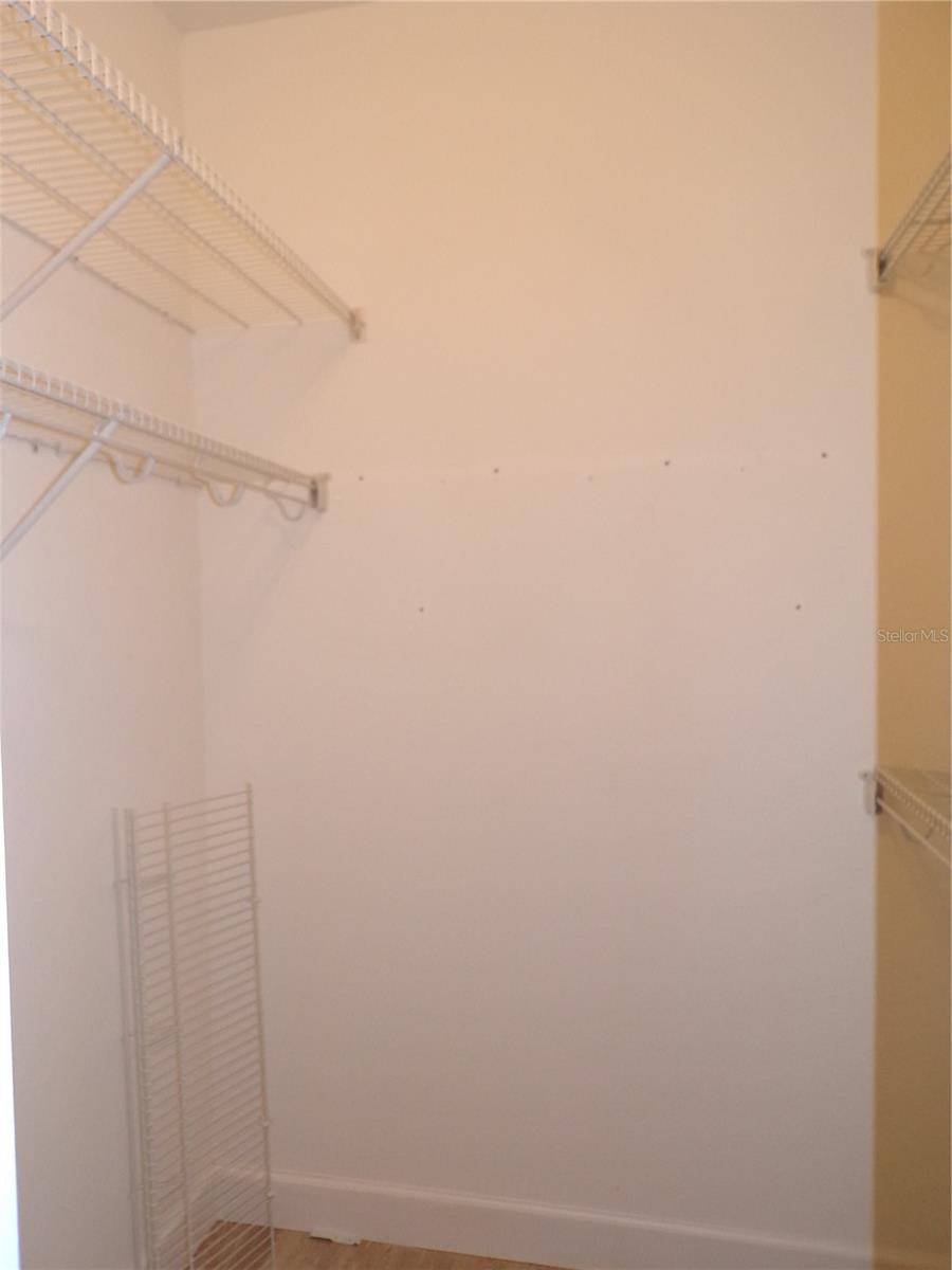 LAKE FRONT VLS/HERITAGE LAKE PARK - Residential Lease