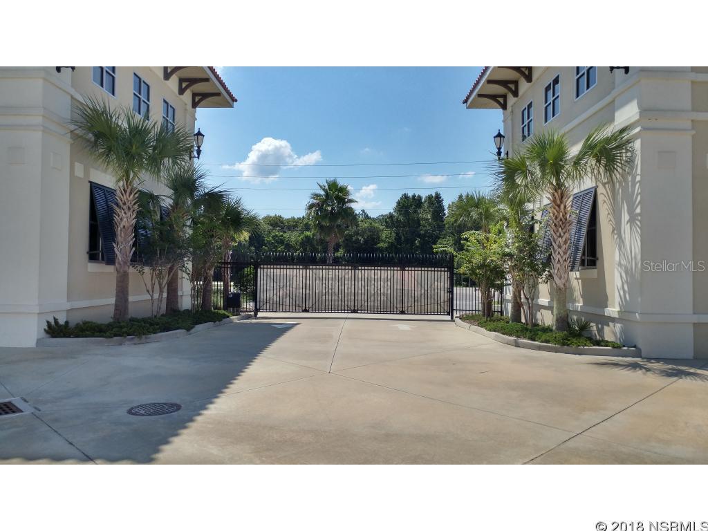 Hyde Park Daytona - Commercial Sale