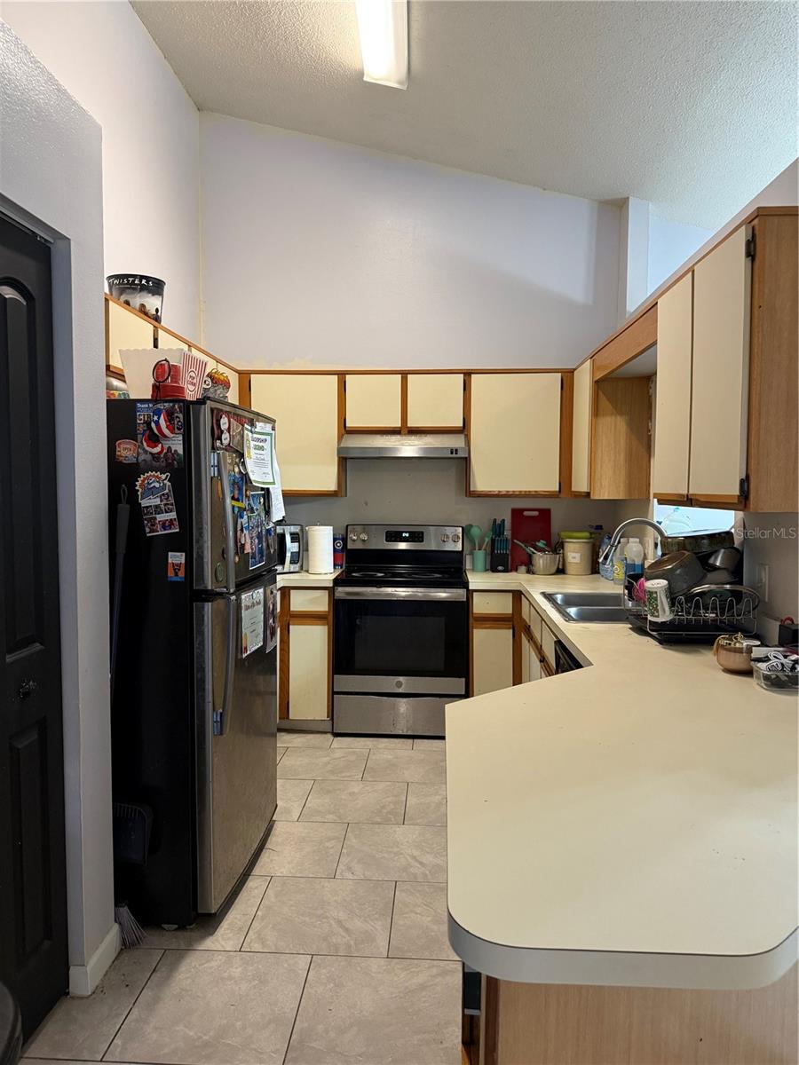 MAGNOLIA LAKES - Residential