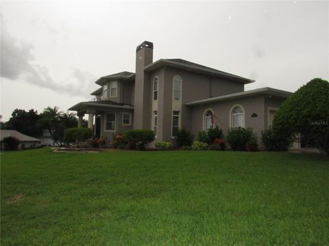 A home in LAKELAND