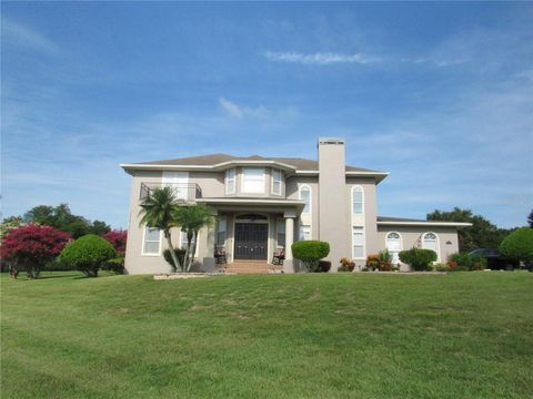 A home in LAKELAND