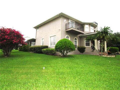 A home in LAKELAND