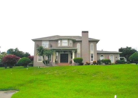 A home in LAKELAND