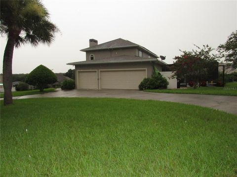 A home in LAKELAND