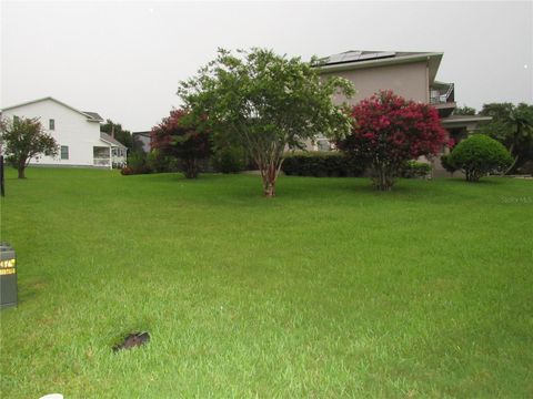 A home in LAKELAND