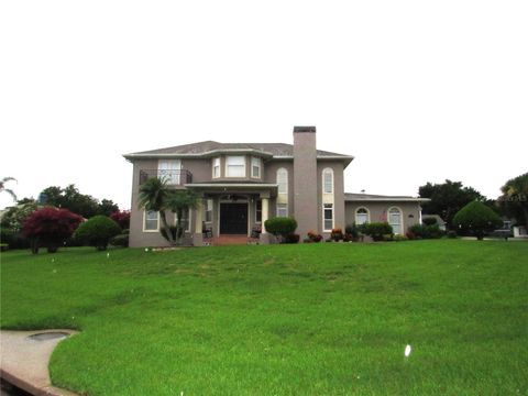 A home in LAKELAND