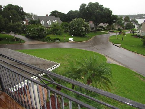 A home in LAKELAND