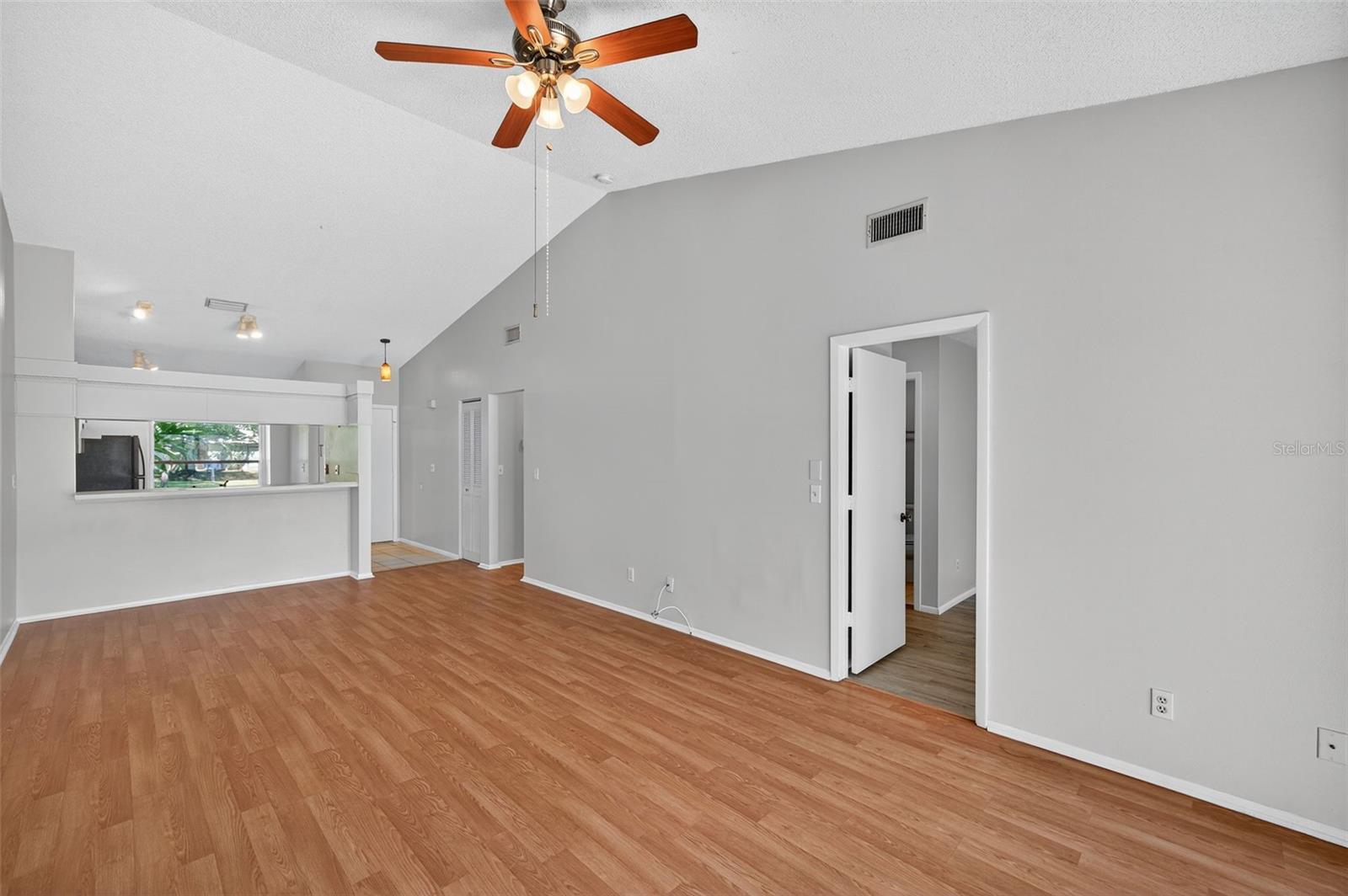 BELLE OAK VILLAS - Residential