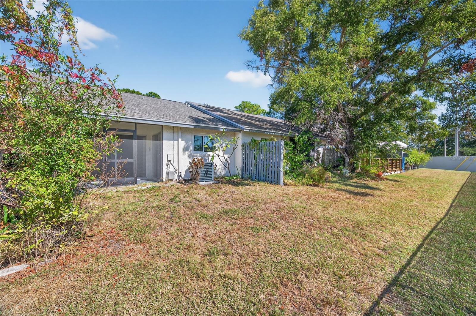 BELLE OAK VILLAS - Residential