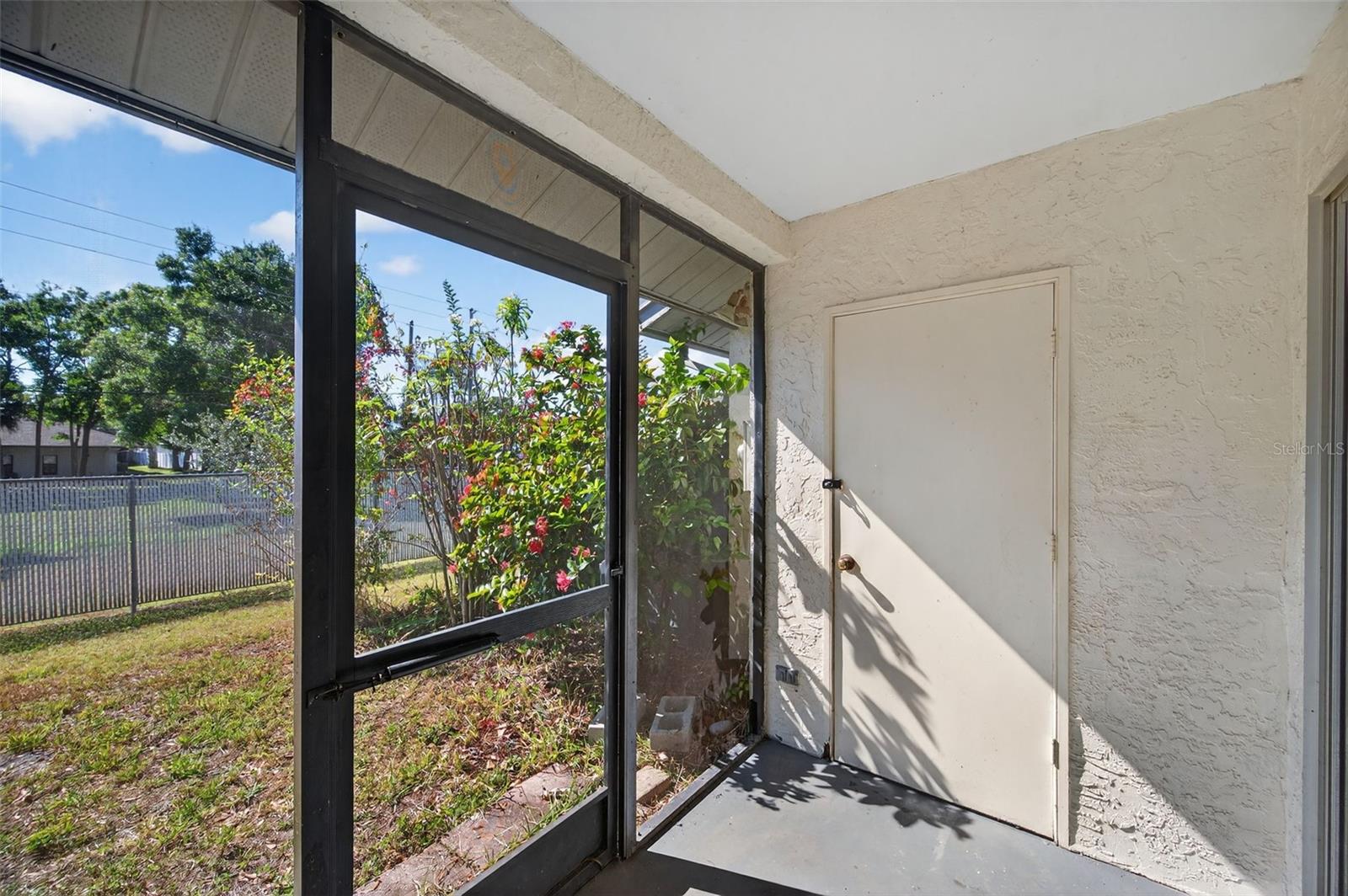 BELLE OAK VILLAS - Residential