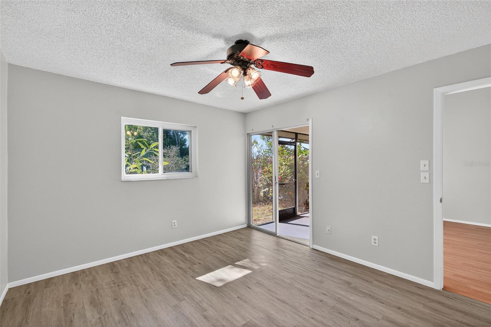 BELLE OAK VILLAS - Residential