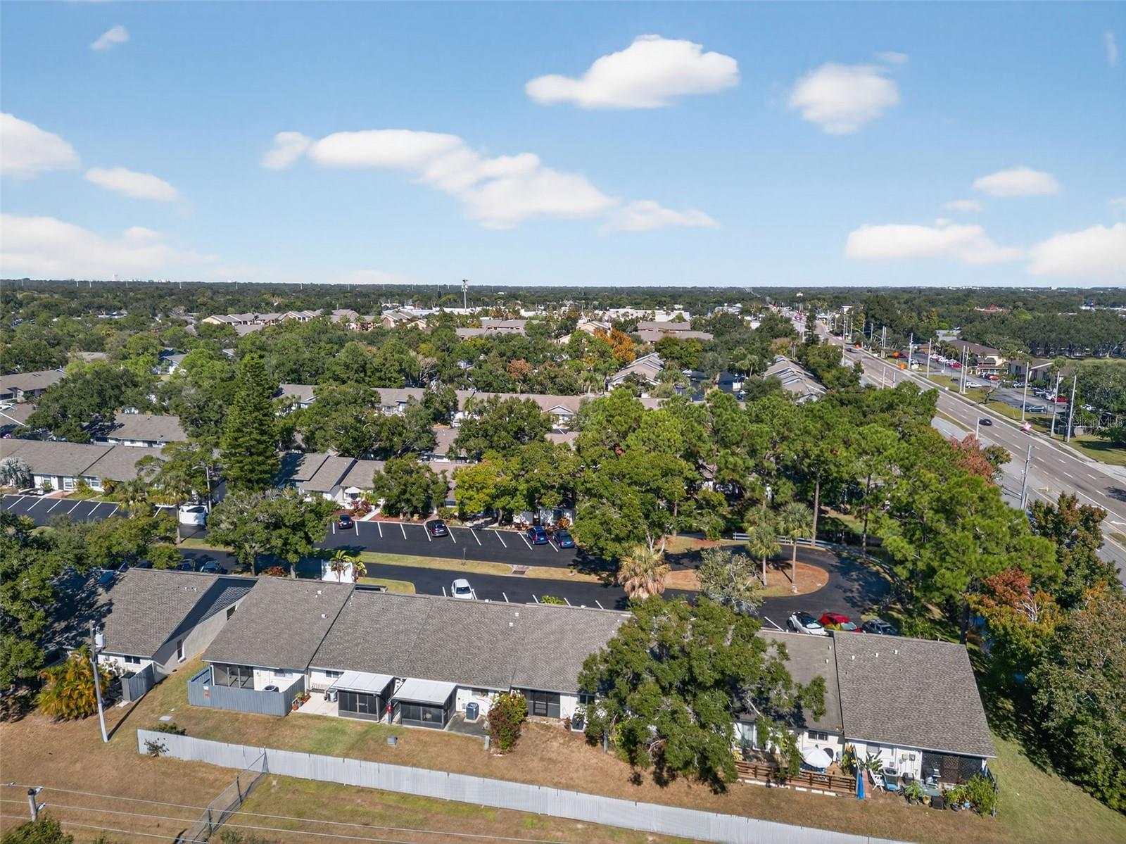 BELLE OAK VILLAS - Residential