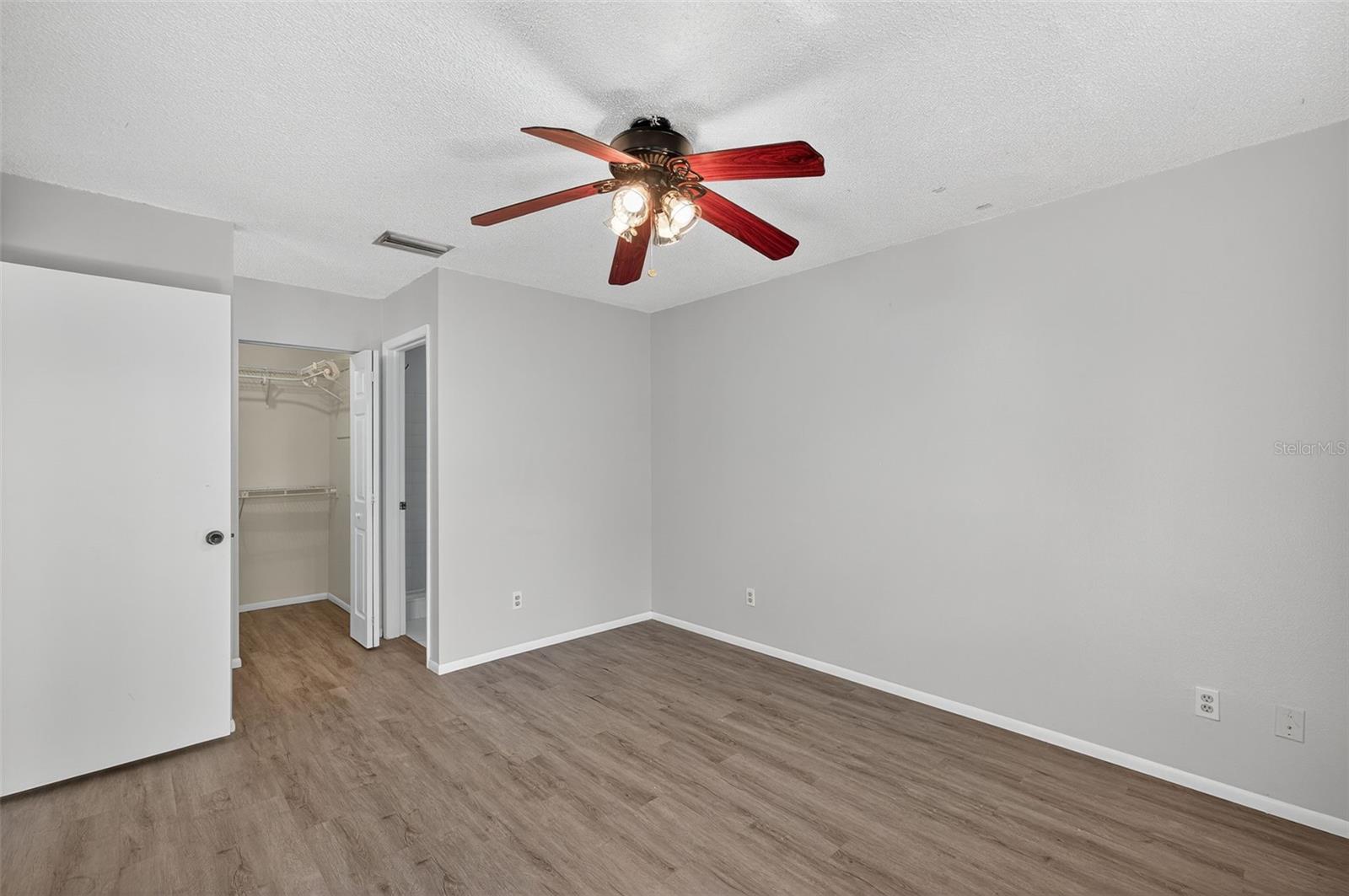 BELLE OAK VILLAS - Residential