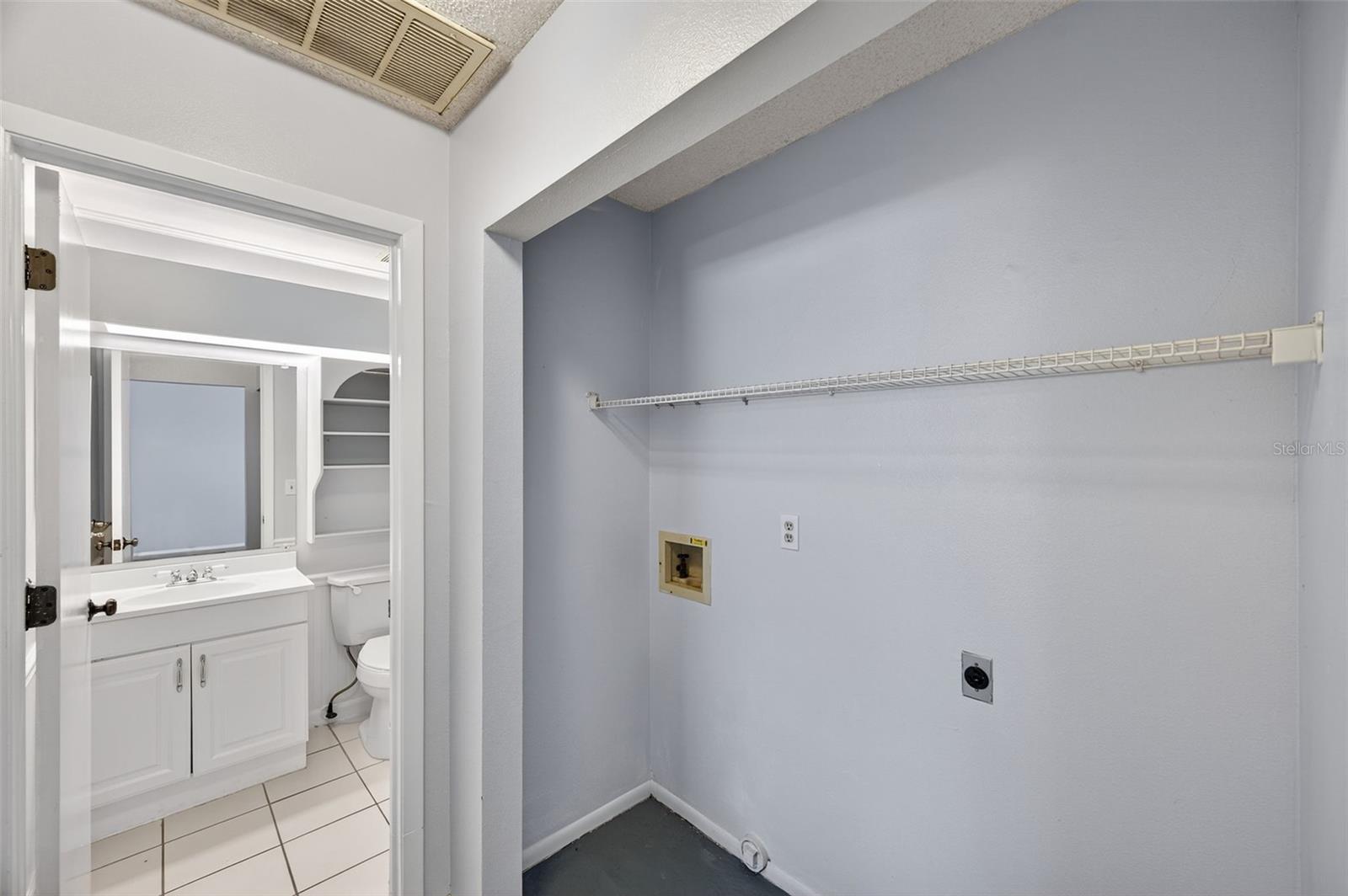 BELLE OAK VILLAS - Residential