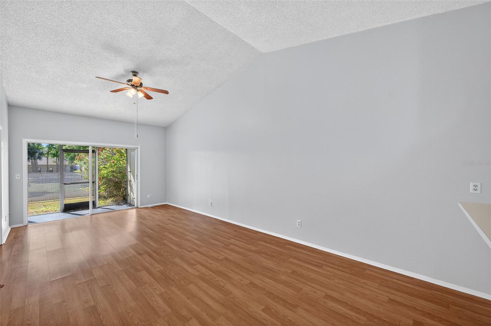 BELLE OAK VILLAS - Residential