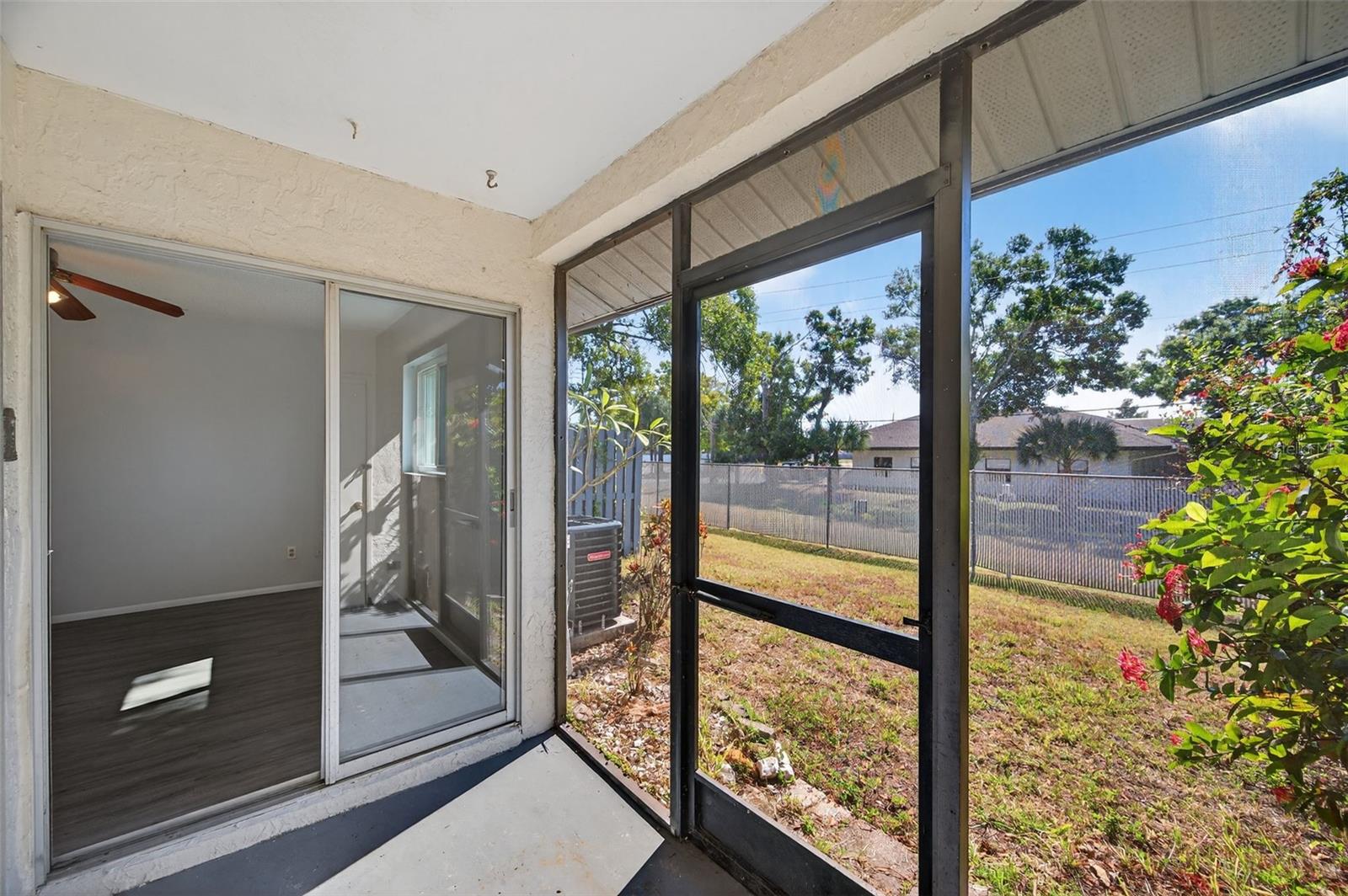 BELLE OAK VILLAS - Residential