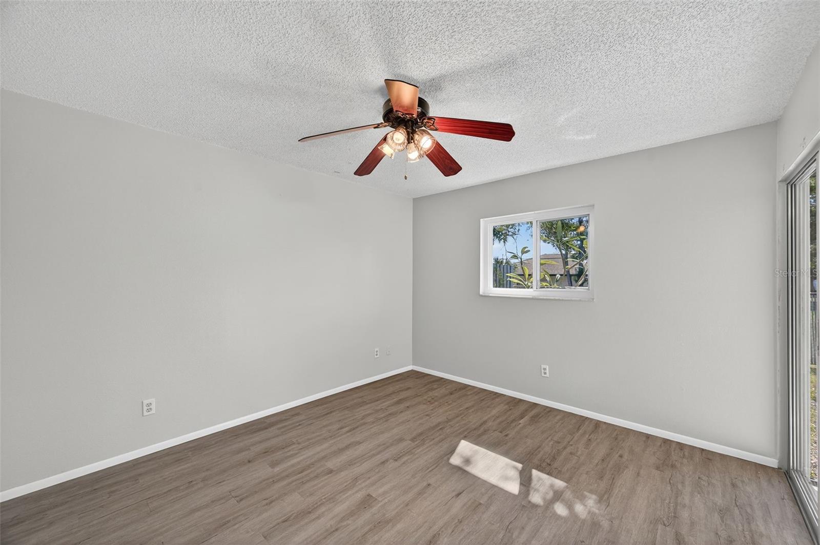 BELLE OAK VILLAS - Residential