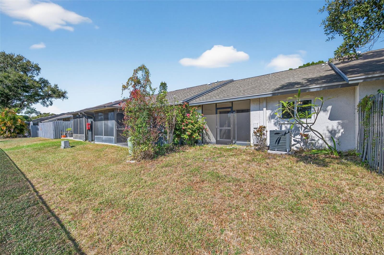 BELLE OAK VILLAS - Residential