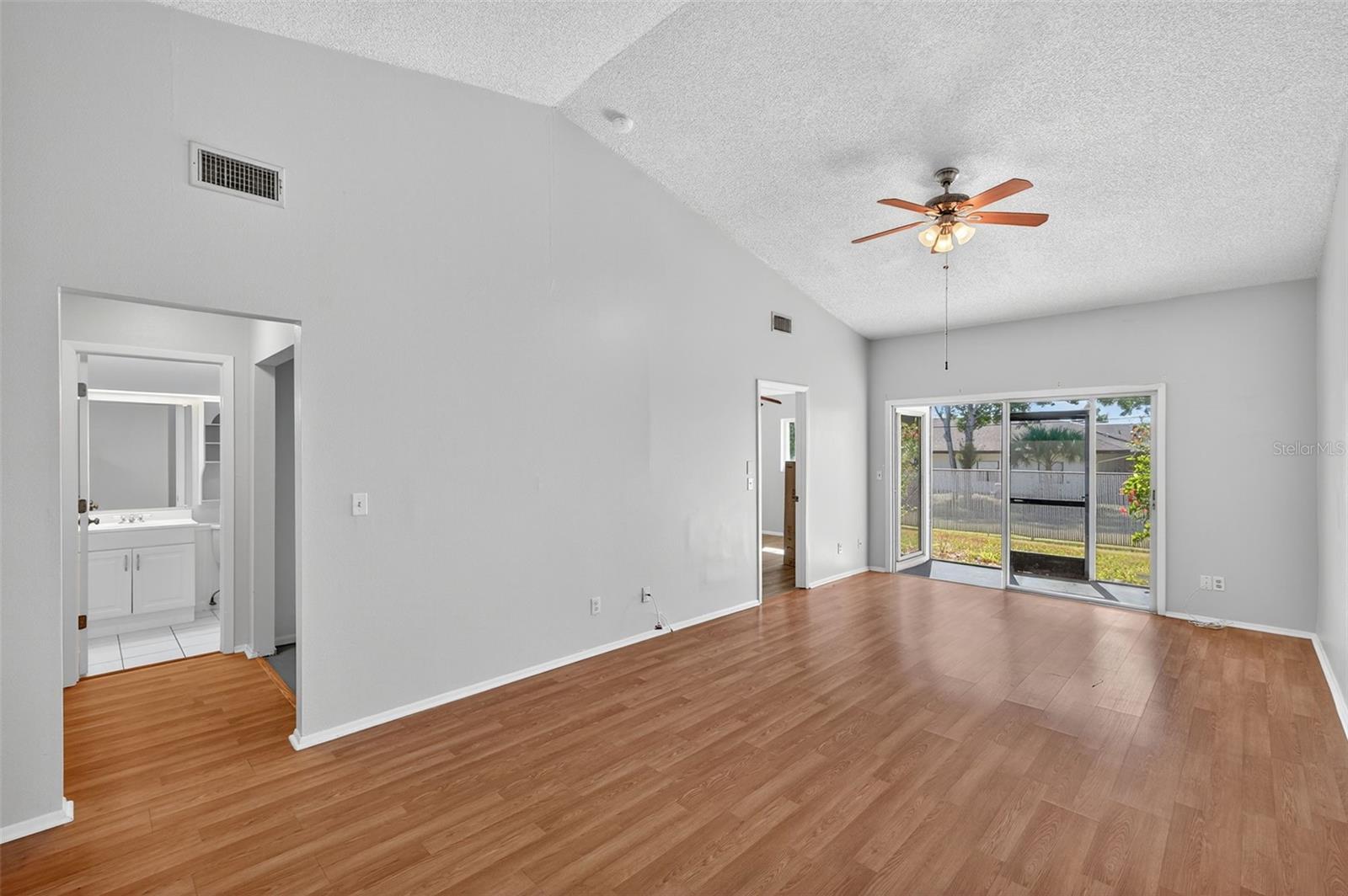 BELLE OAK VILLAS - Residential